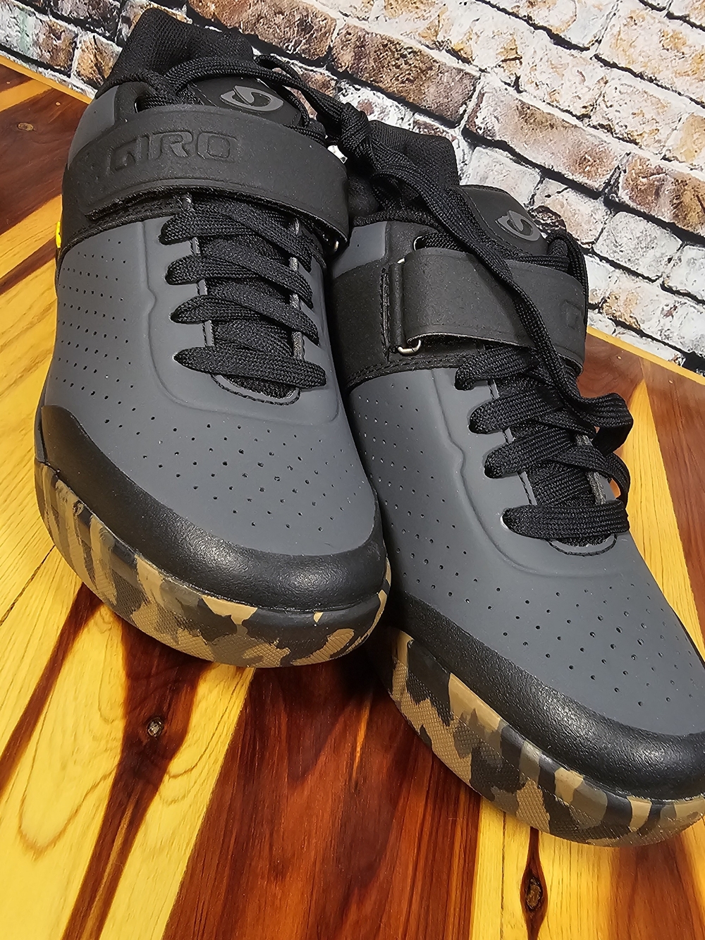 Giro Chamber II Mountain Bike Cycling Shoes Gray Camo Vibram Men’s EU 43 NIB